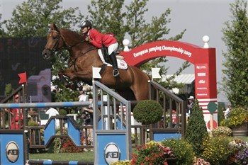 The bronze medal mare Andante competed successfully for many years at international GP level with the two Lund sisters. Andante was a part of the DWB showjumper program.